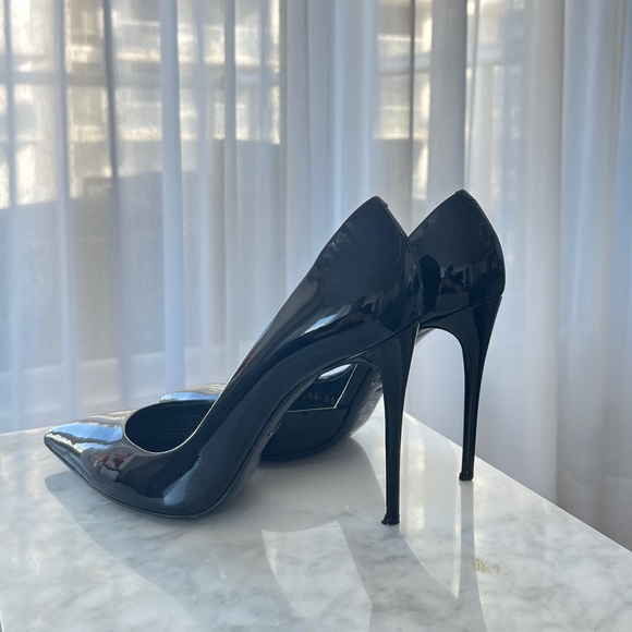 Dolce & Gabbana Patent Leather Pointy Heels - Picture 4 of 5